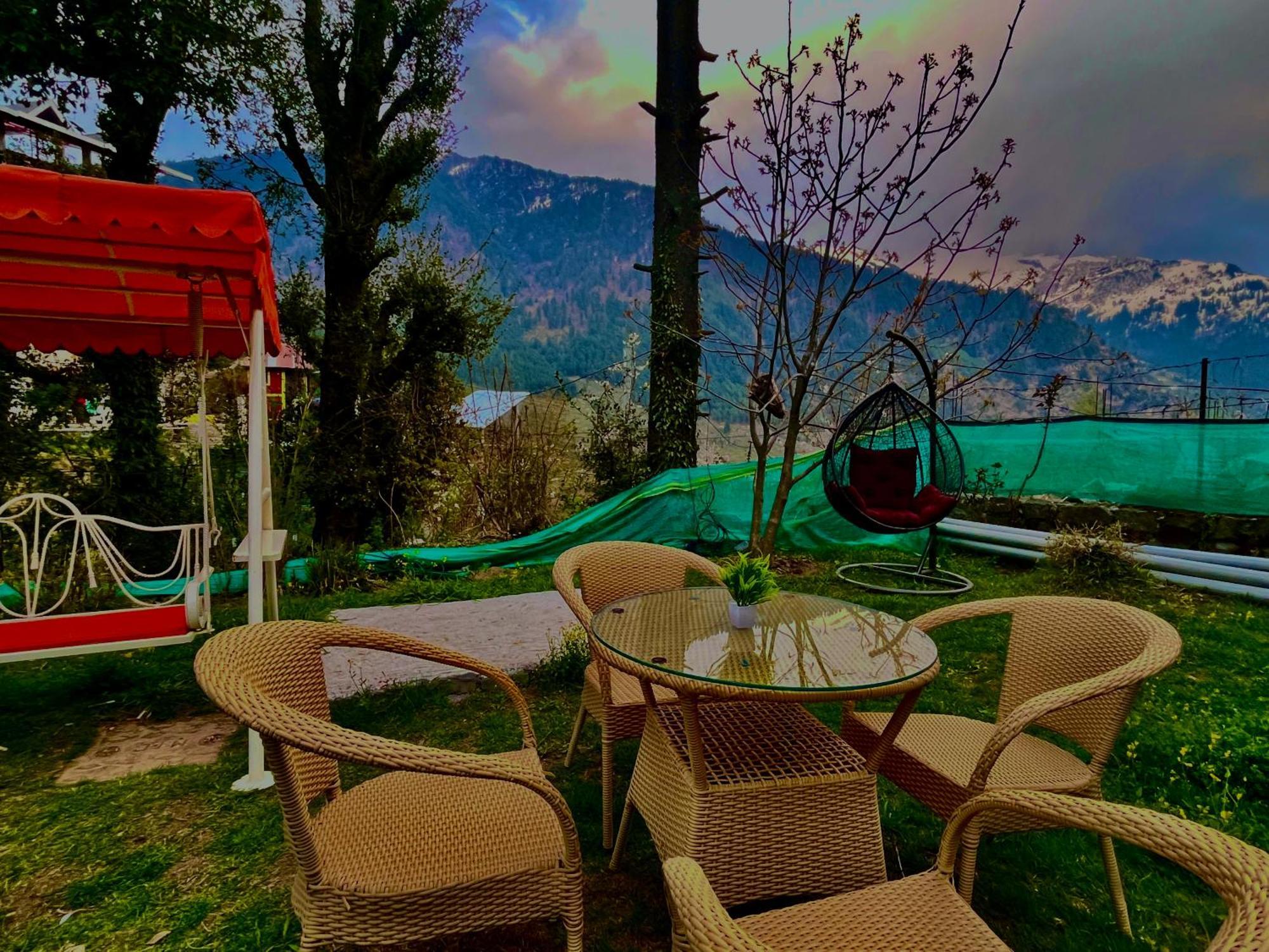 The Manu Emerald # Farmhouse # Top Selling Cottage In Manali # Peaceful Heritage Cozy Stay # Lawn With Bonfire # Most Awarded Exterior foto