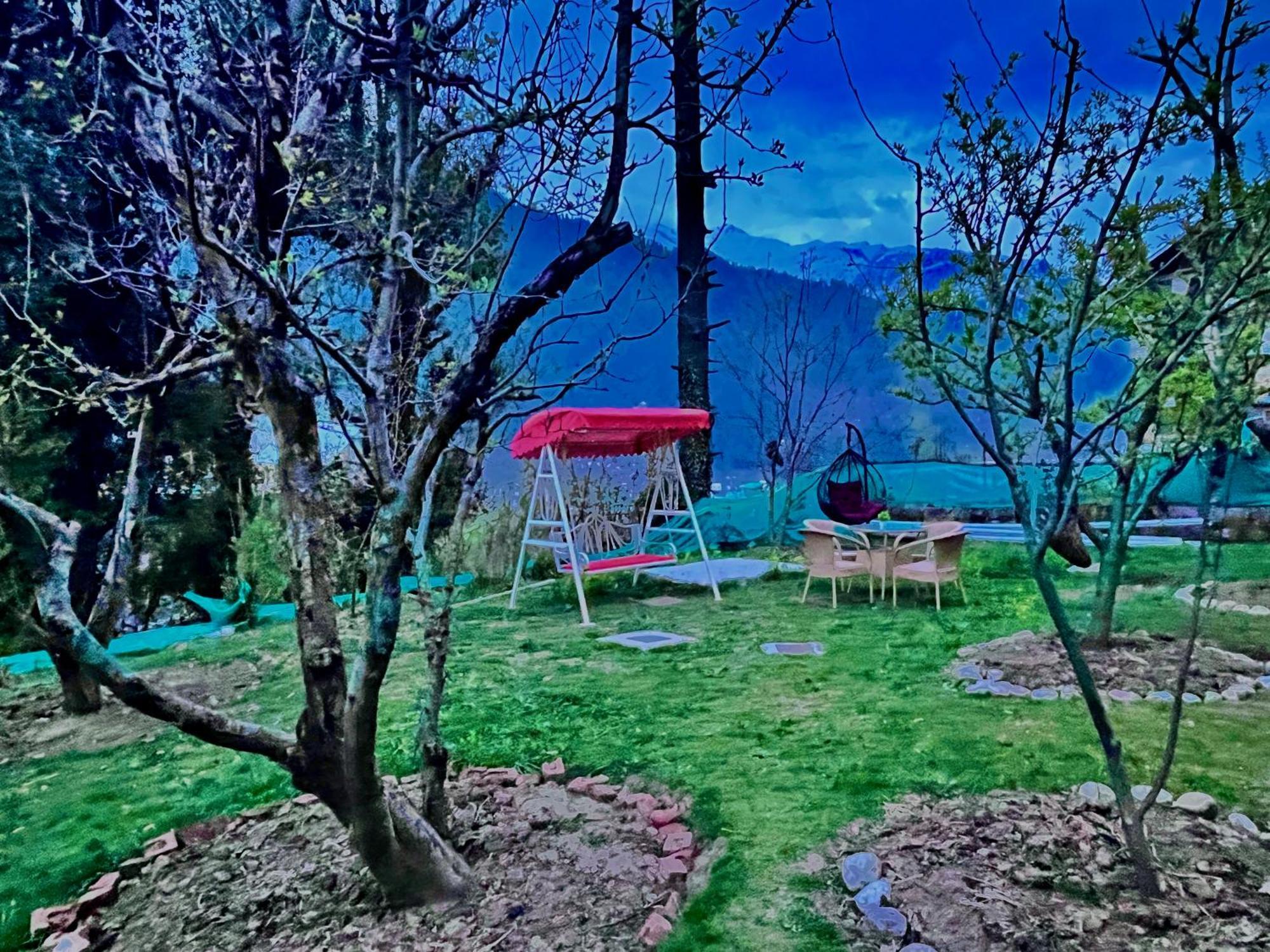 The Manu Emerald # Farmhouse # Top Selling Cottage In Manali # Peaceful Heritage Cozy Stay # Lawn With Bonfire # Most Awarded Exterior foto